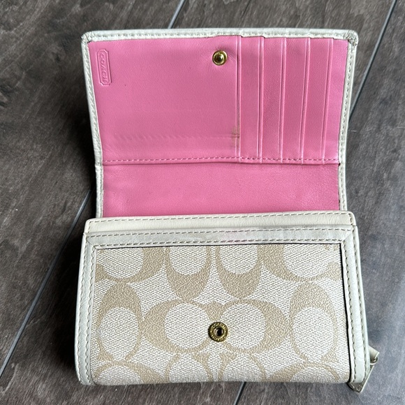 Clearance | Coach wallet - Picture 3 of 5
